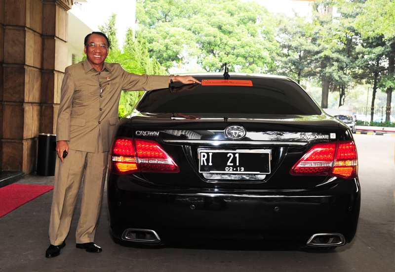 Mulai Mobil Dinas Harian Hingga Mobil Dinas Menteri Harus Ditempel Stiker